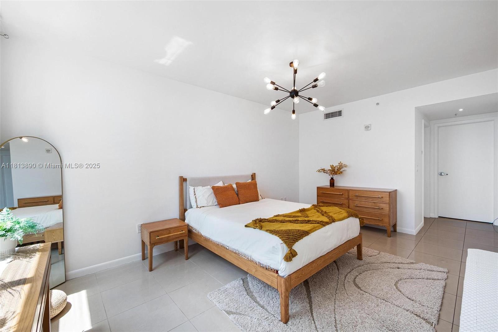 MIDBLOCK MIAMI CONDO - Residential