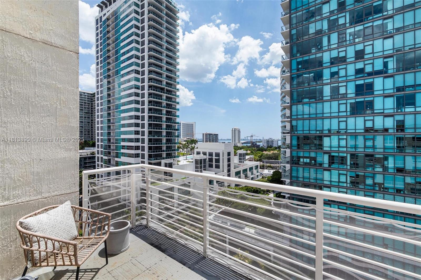 3250 NE 1st Ave 1117