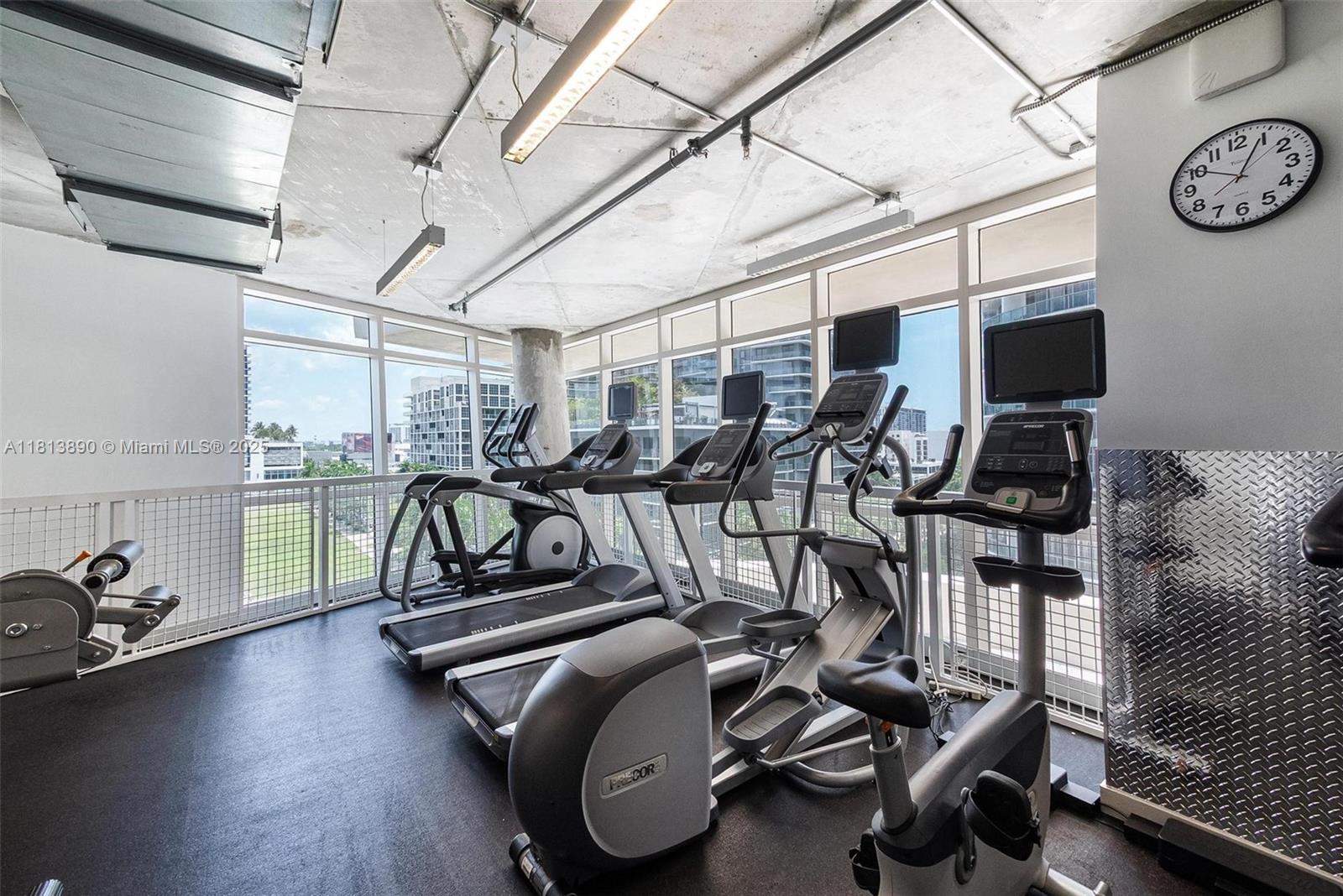 MIDBLOCK MIAMI CONDO - Residential