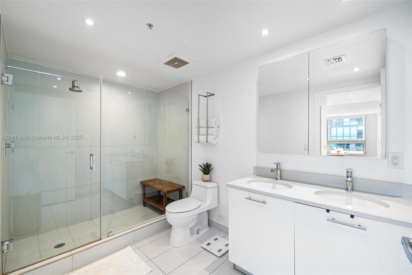 MIDBLOCK MIAMI CONDO - Residential
