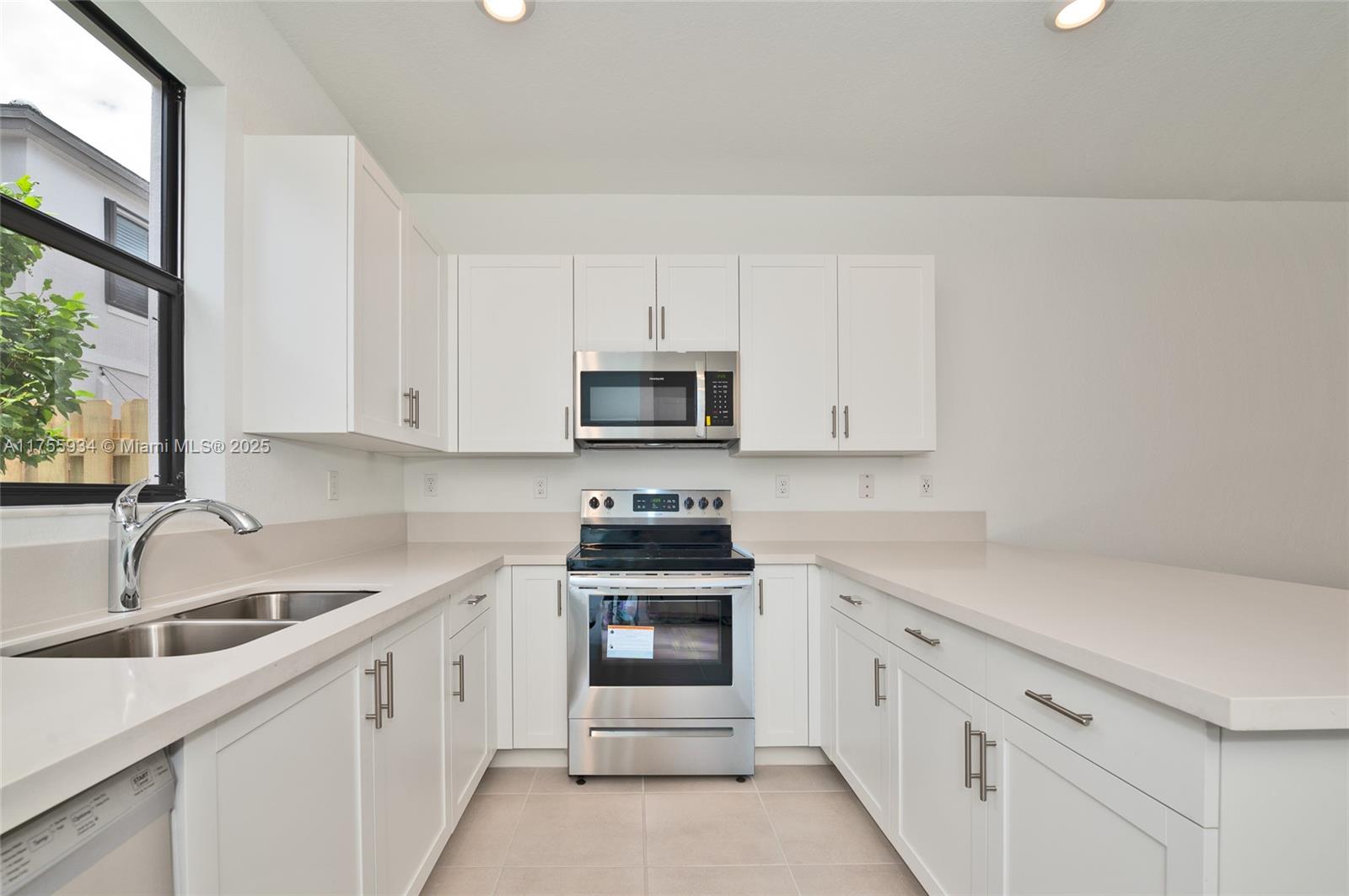 The Edge On 20 - Residential