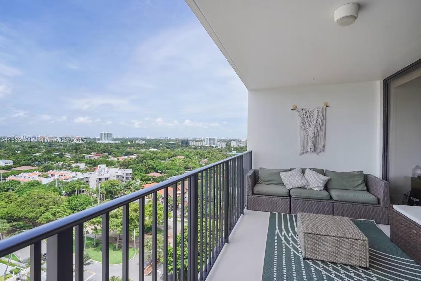 BRICKELL PLACE CONDO - Residential