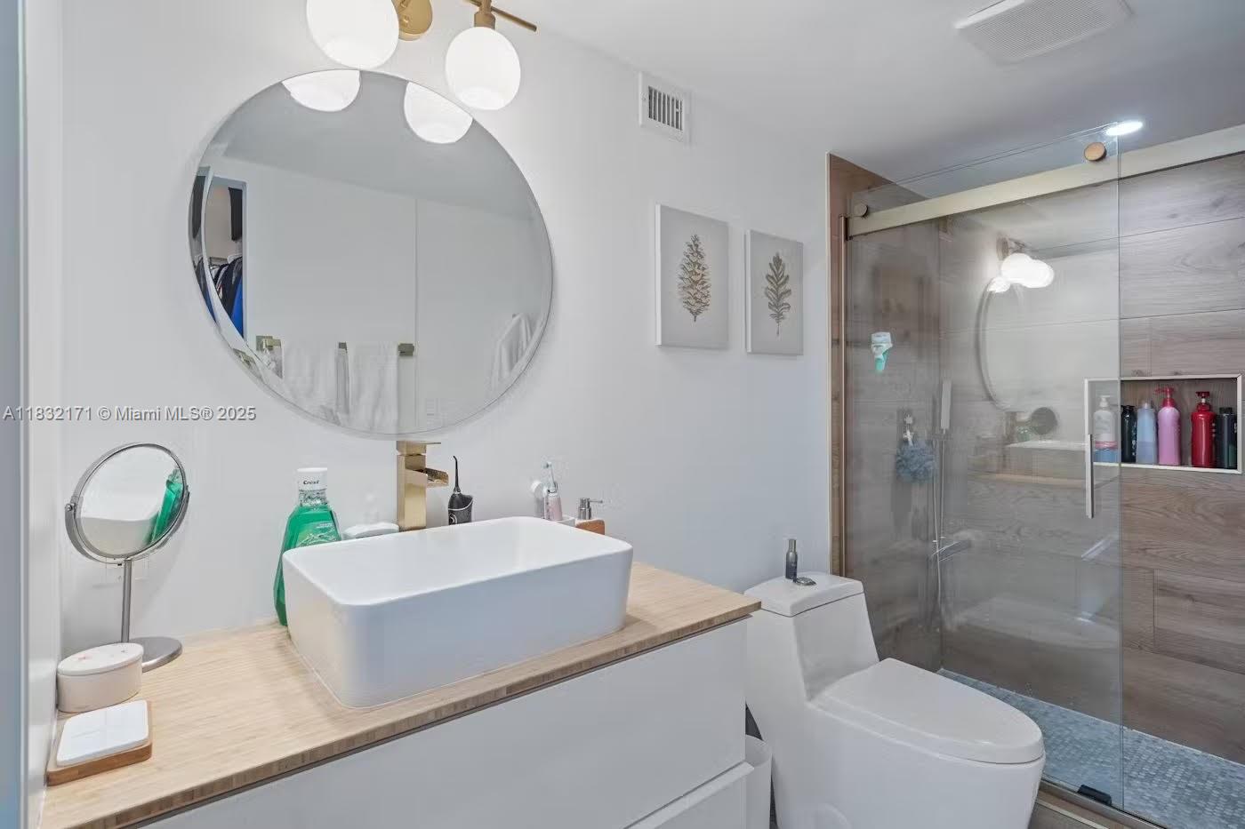 BRICKELL PLACE CONDO - Residential