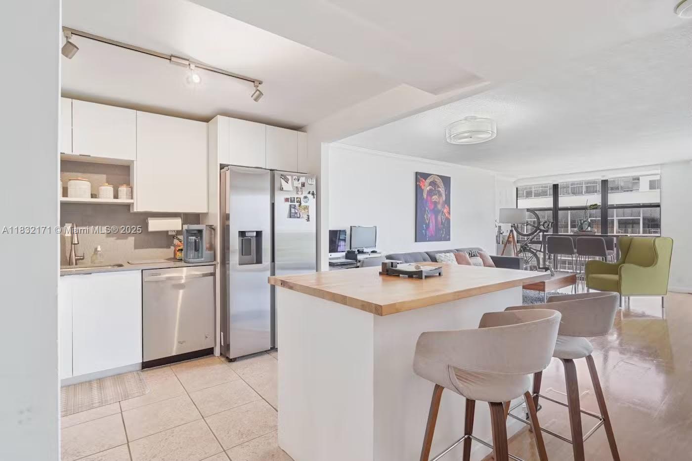 1901 Brickell Ave B1706