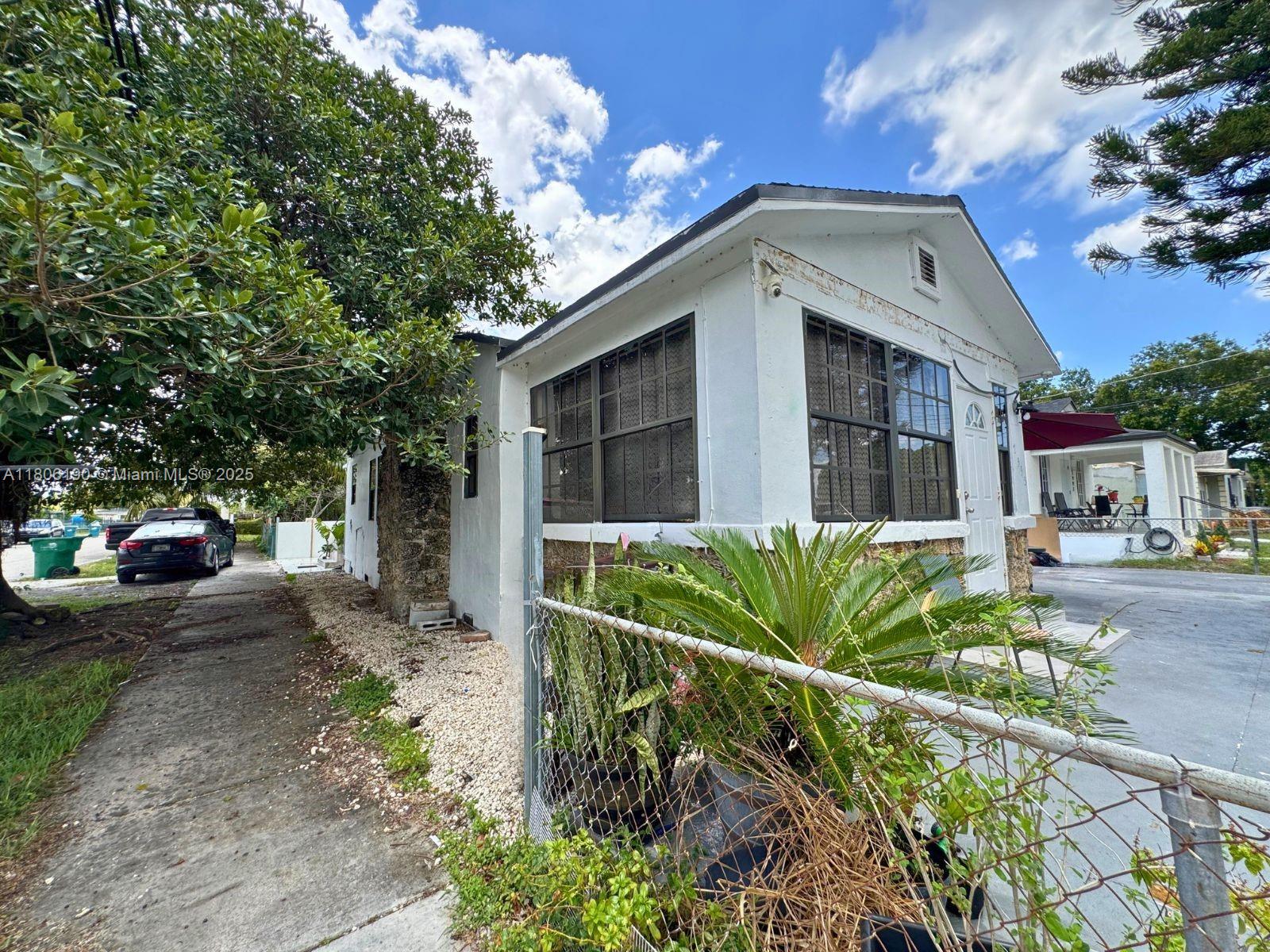 1995 NW 58th St
