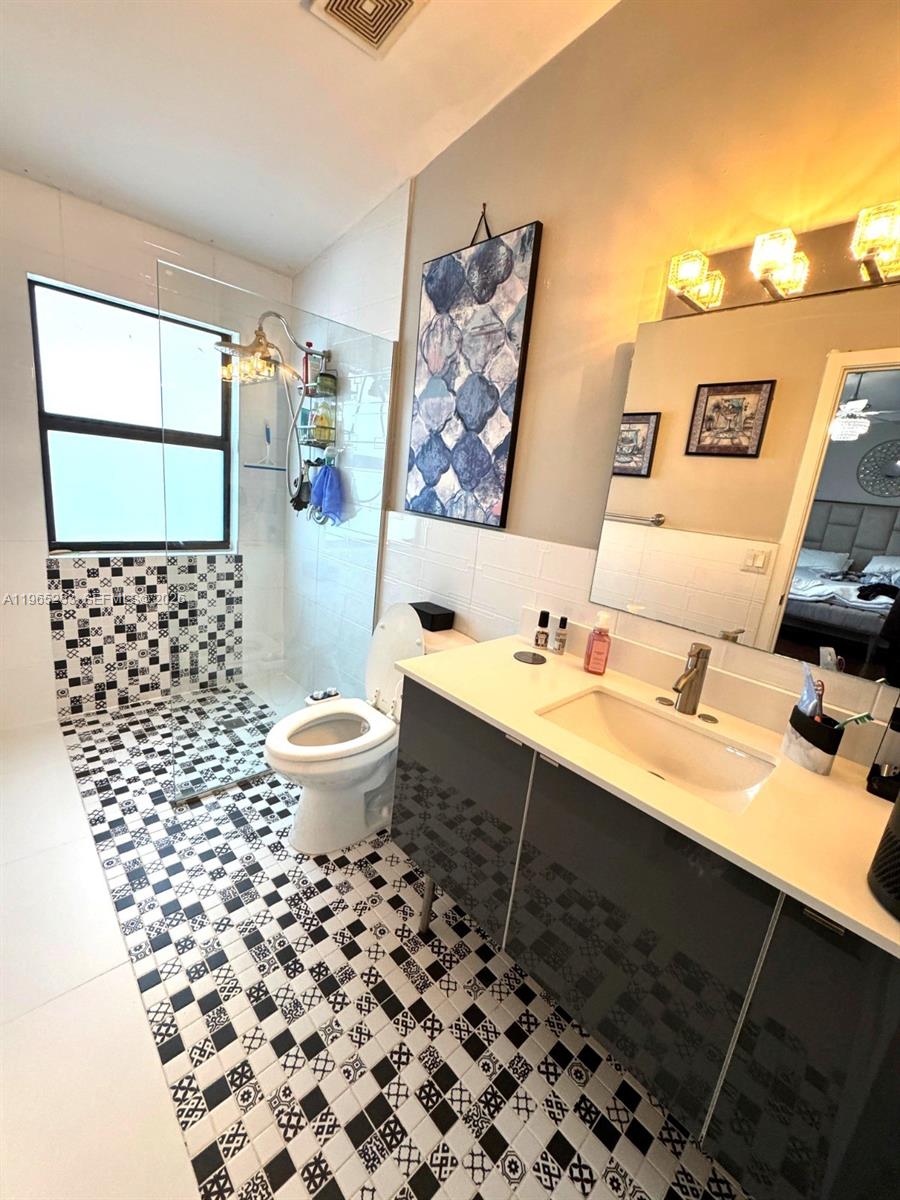 SPRINGTREE LAKES - Residential