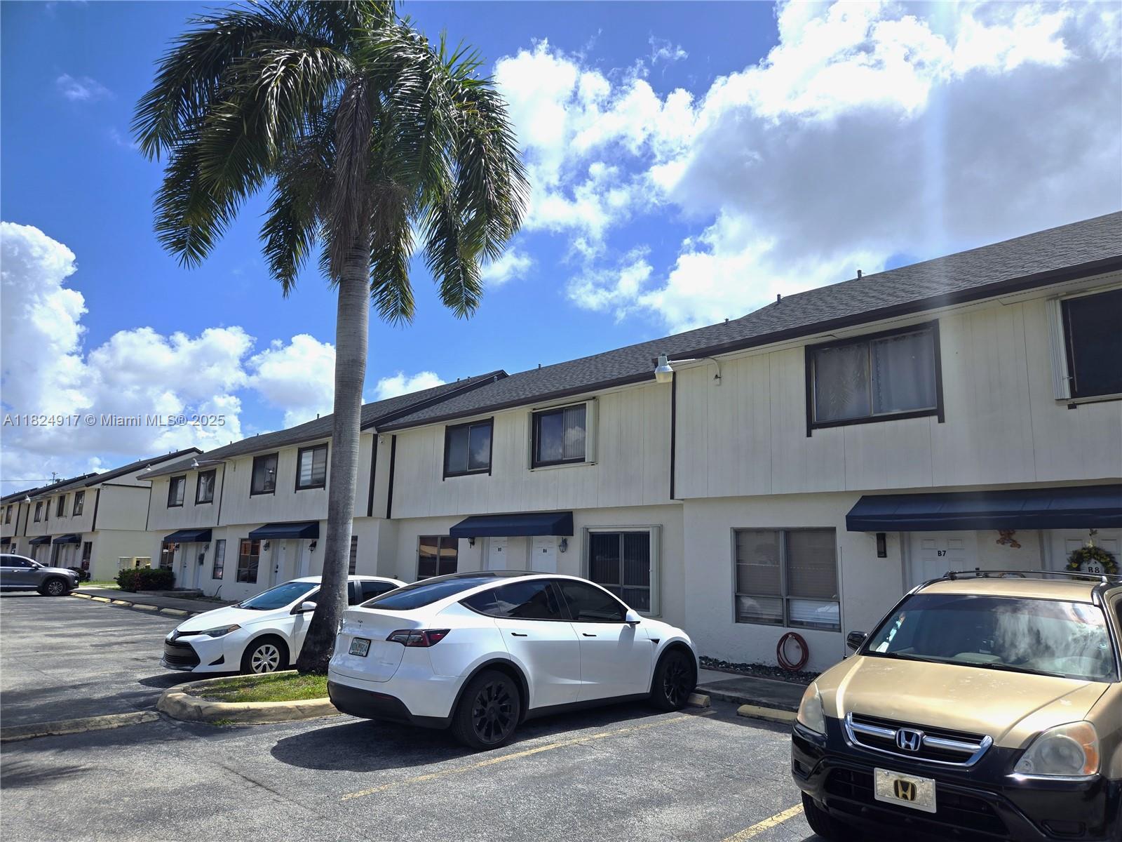 Rental Property at 8430 Nw 8th St B7, Miami, Broward County, Florida - Bedrooms: 2 
Bathrooms: 3  - $2,400 MO.