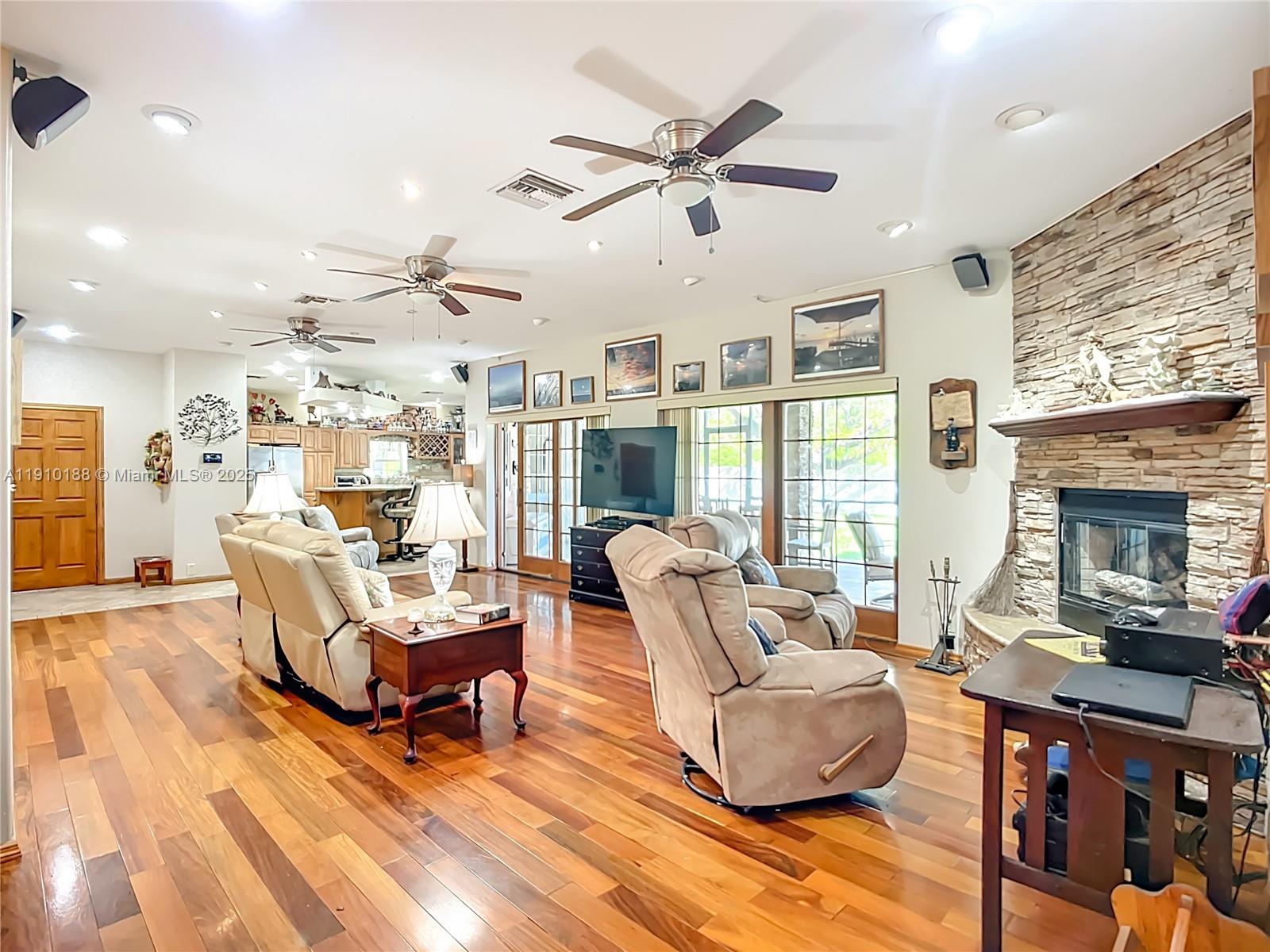 LaBelle - Residential