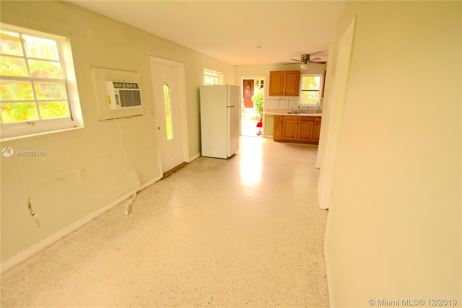 LAKE WORTH TOWN OF - Residential Lease