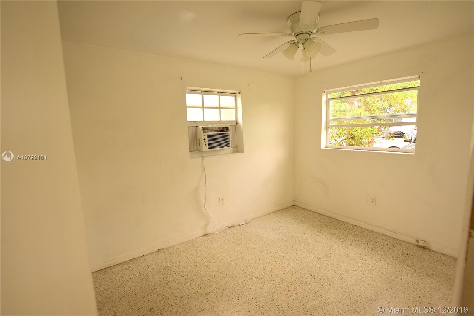 LAKE WORTH TOWN OF - Residential Lease