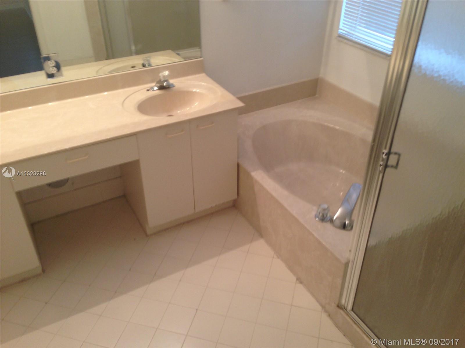 TOWNGATE - Residential Lease