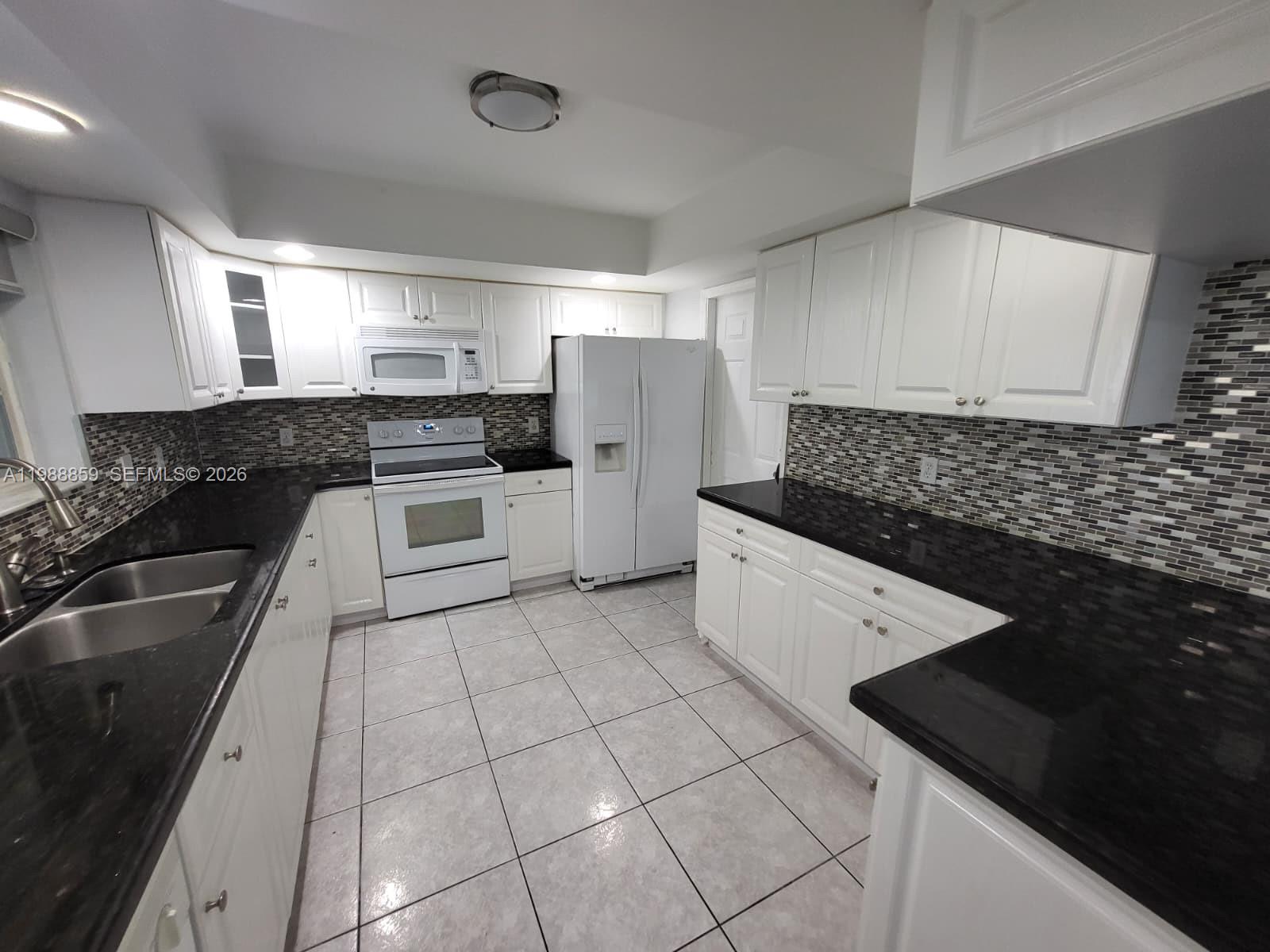 OLD CUTLER COMMON UNIT 2 - Residential Lease