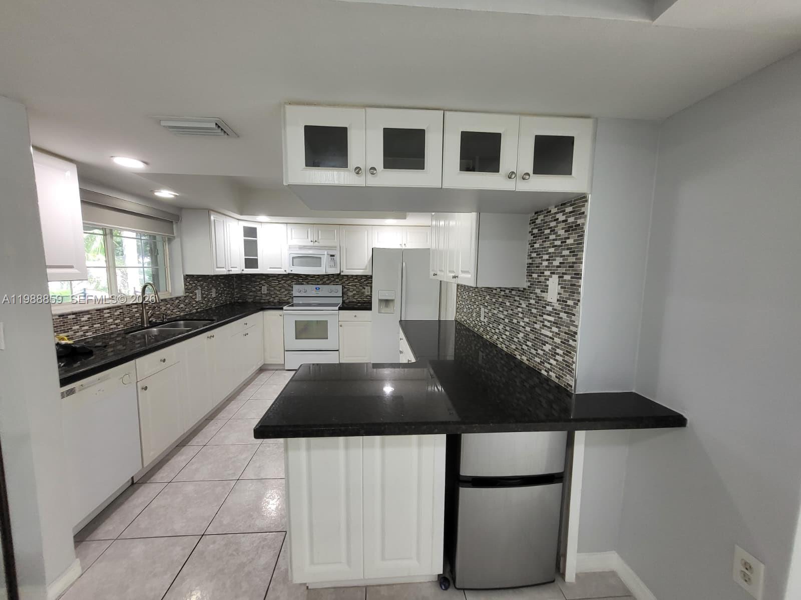 OLD CUTLER COMMON UNIT 2 - Residential Lease