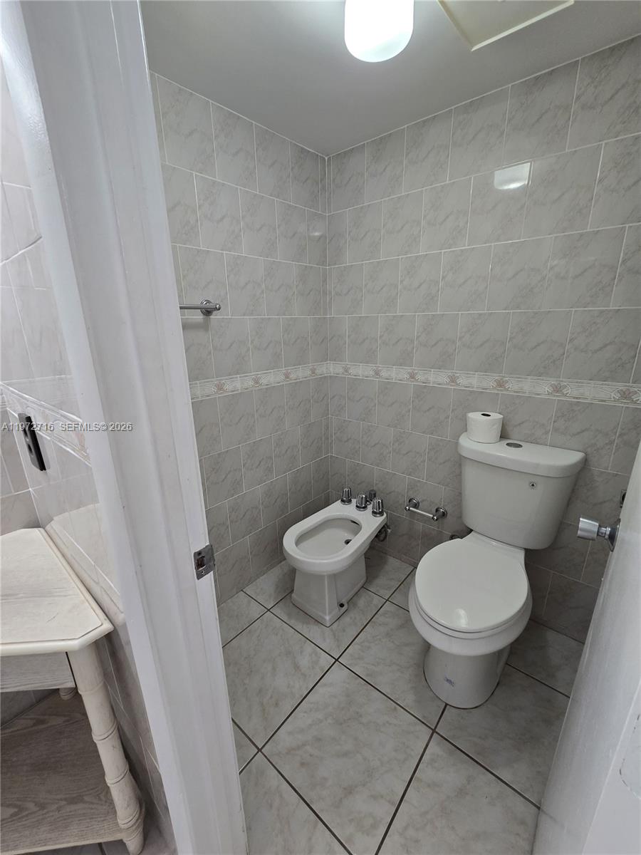 PENINSULA AT INTL GARDENS - Residential Lease