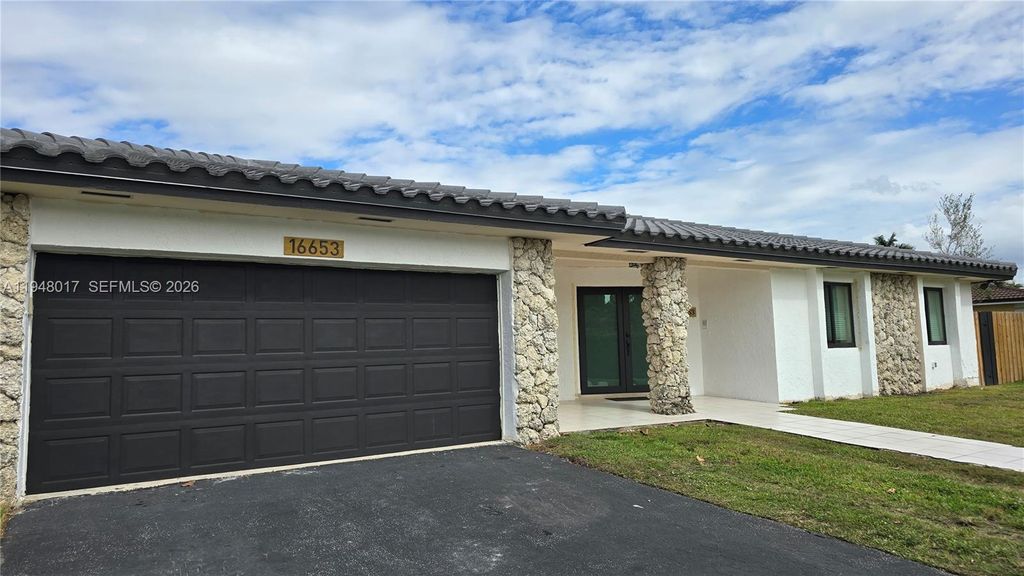 Photo of 16653 Golfview Dr, Weston, FL 33326 (MLS # A11948017)