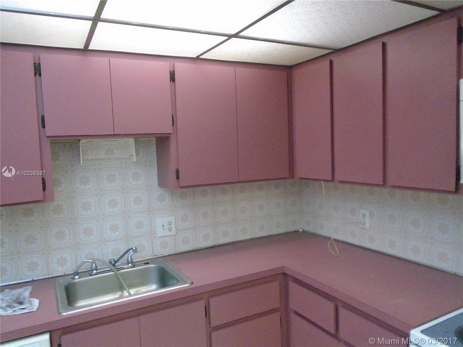 MANORS TOWNHOUSE - Residential Lease