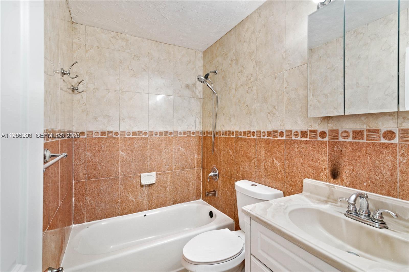 CAROL CITY 5TH ADDN - Residential Lease