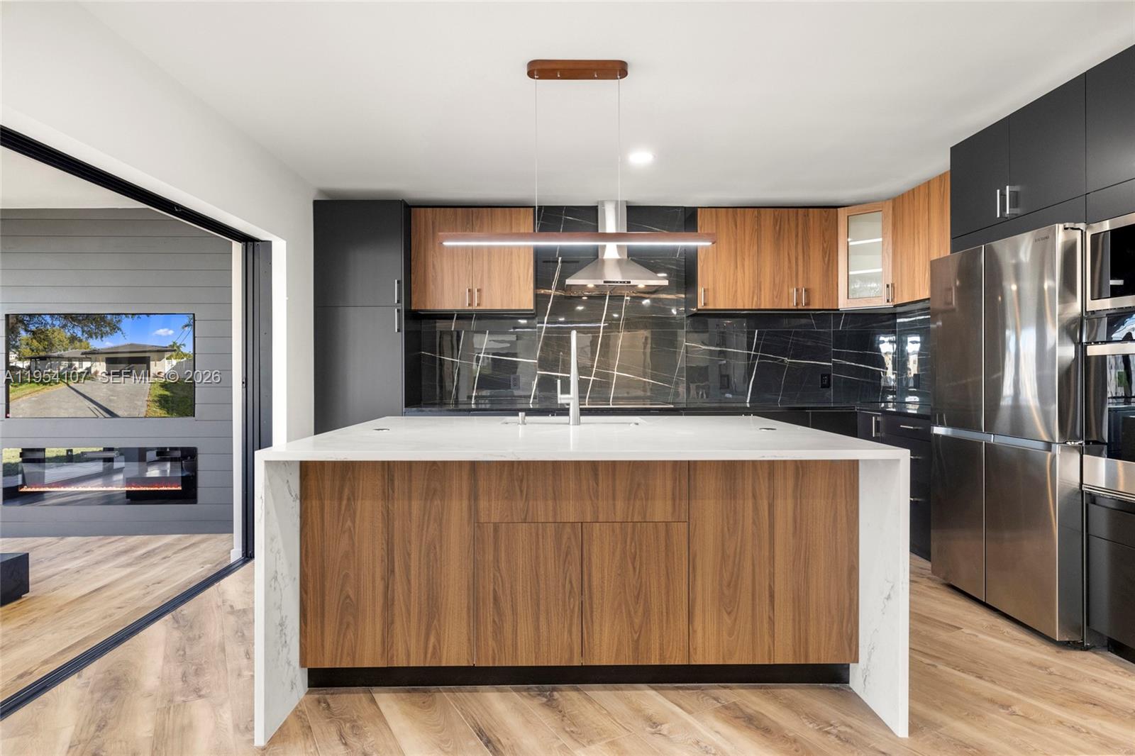 VENETIAN ISLES 2ND SEC - Residential