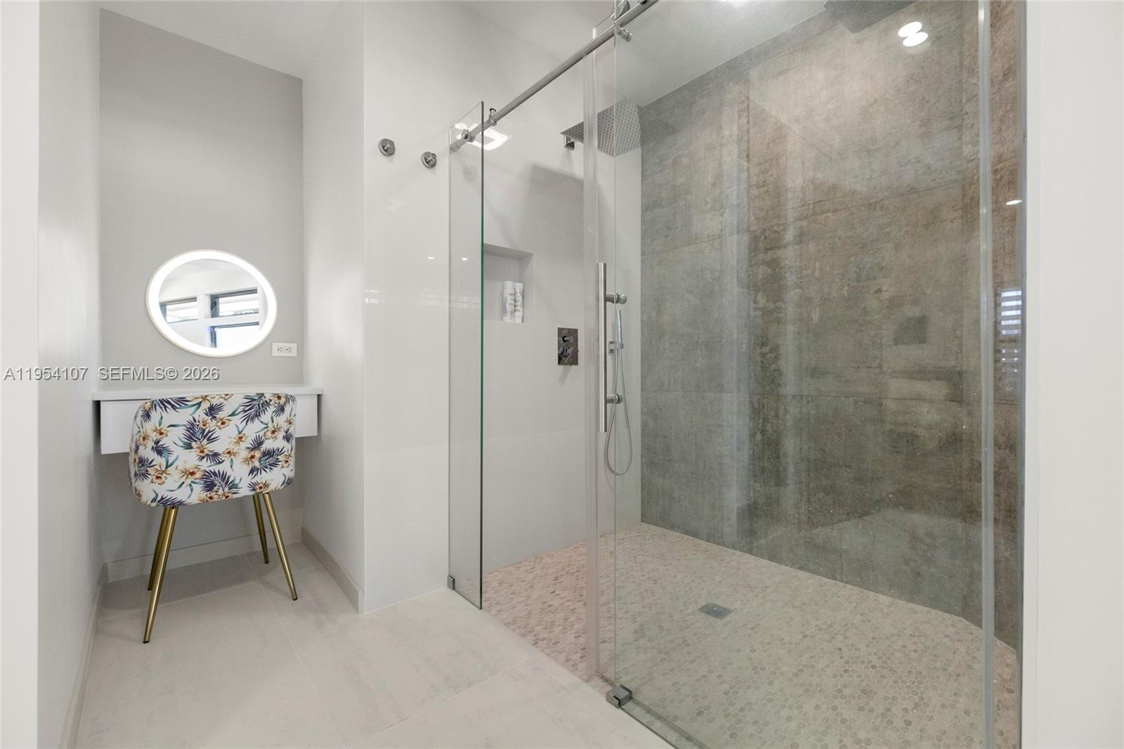 VENETIAN ISLES 2ND SEC - Residential