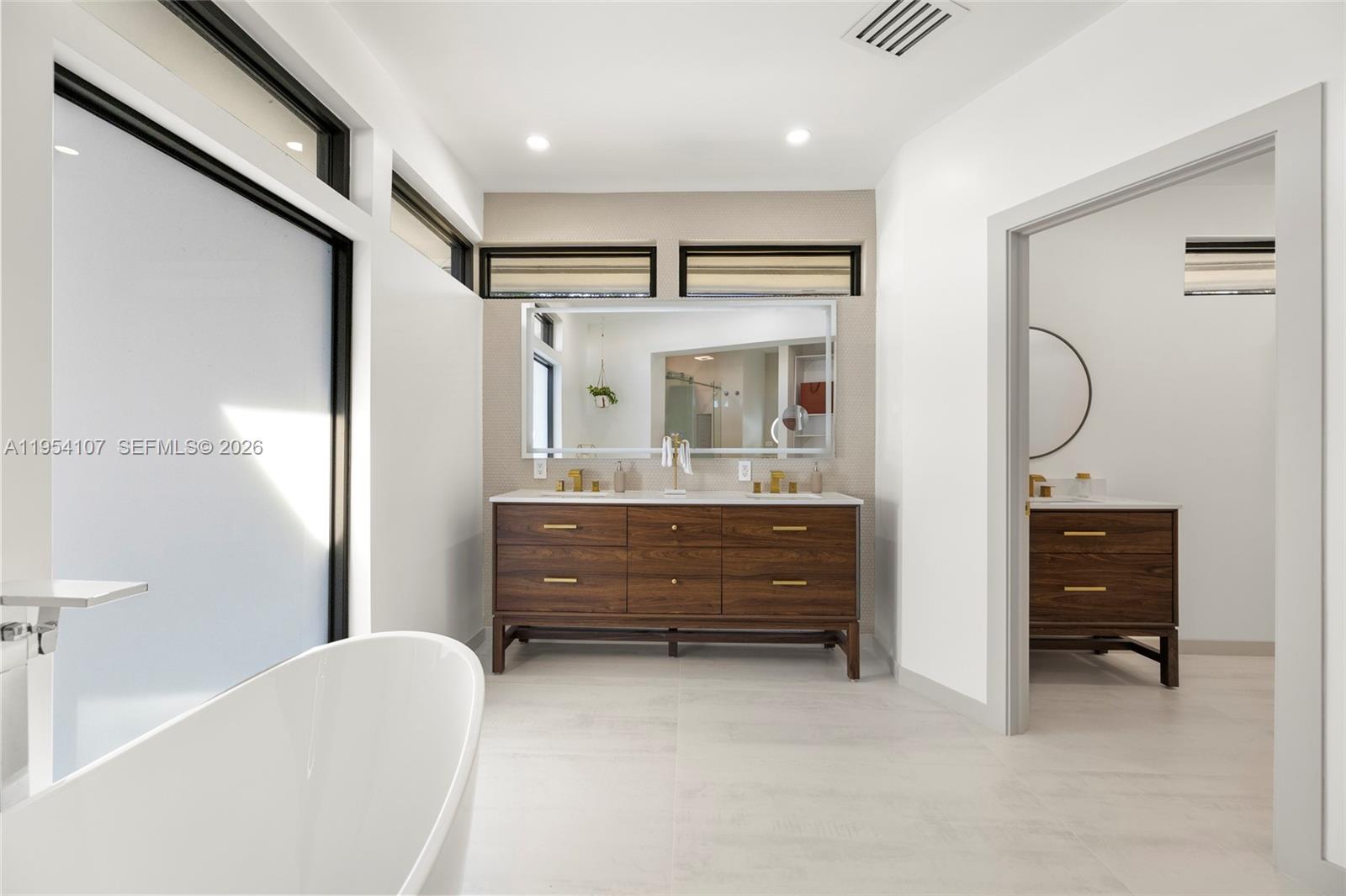 VENETIAN ISLES 2ND SEC - Residential