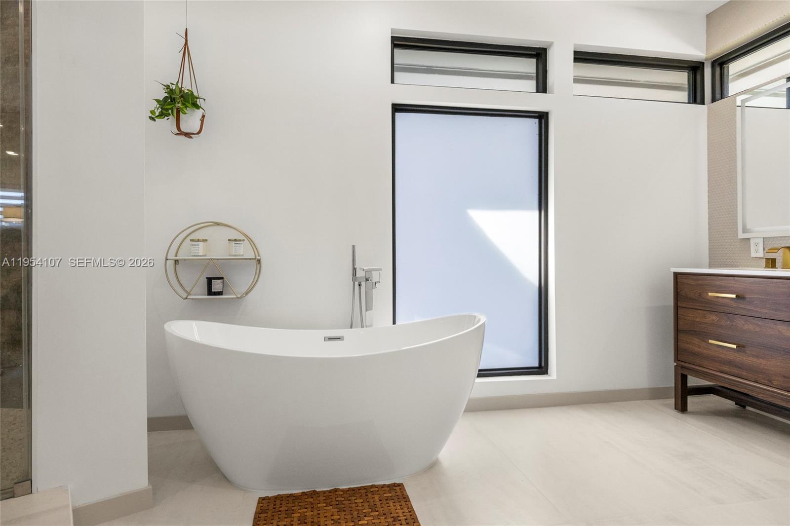 VENETIAN ISLES 2ND SEC - Residential