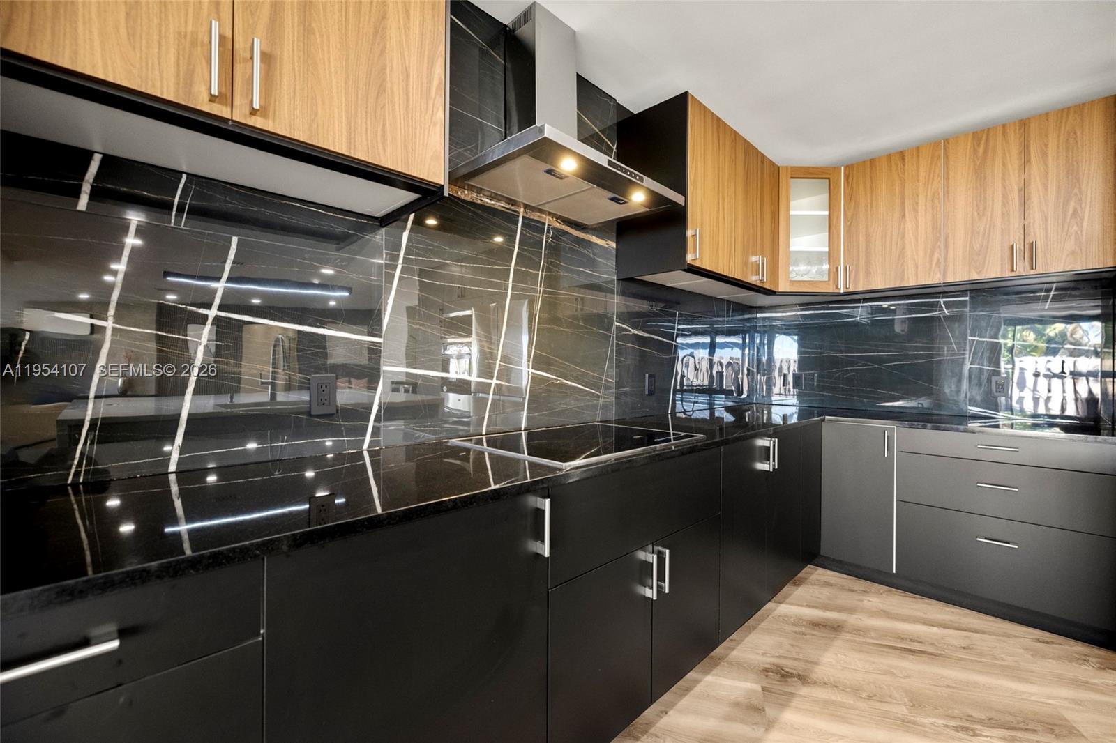 VENETIAN ISLES 2ND SEC - Residential