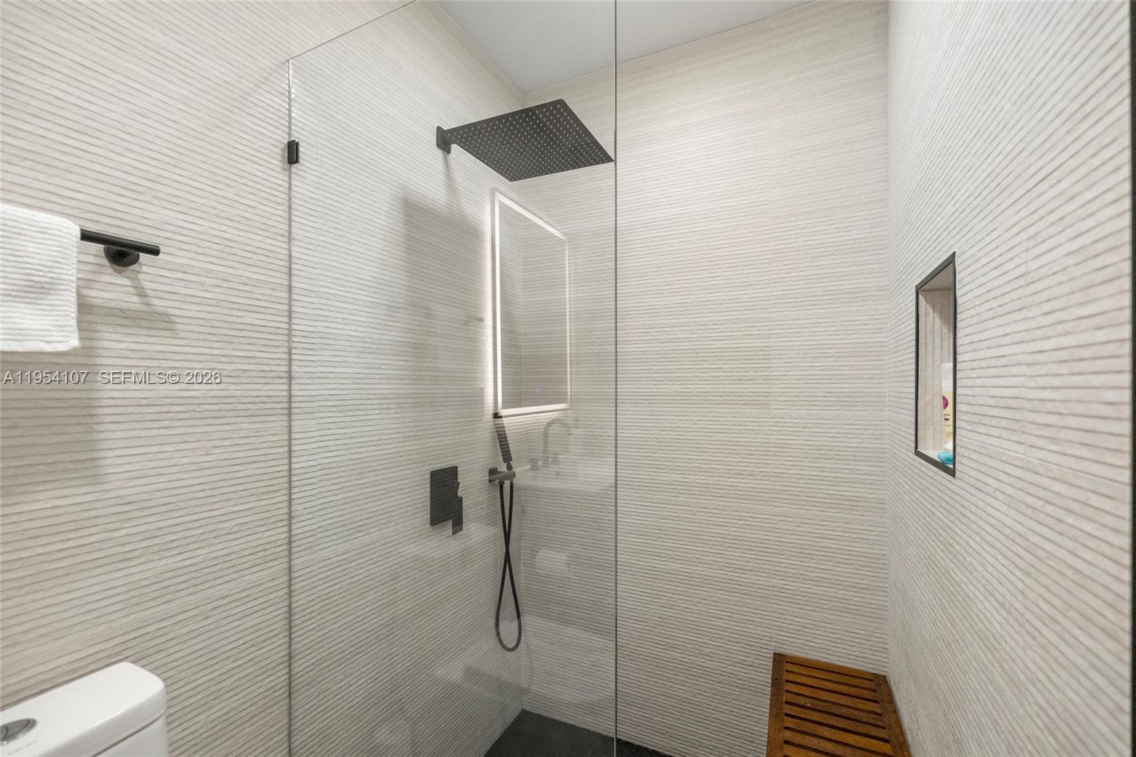 VENETIAN ISLES 2ND SEC - Residential