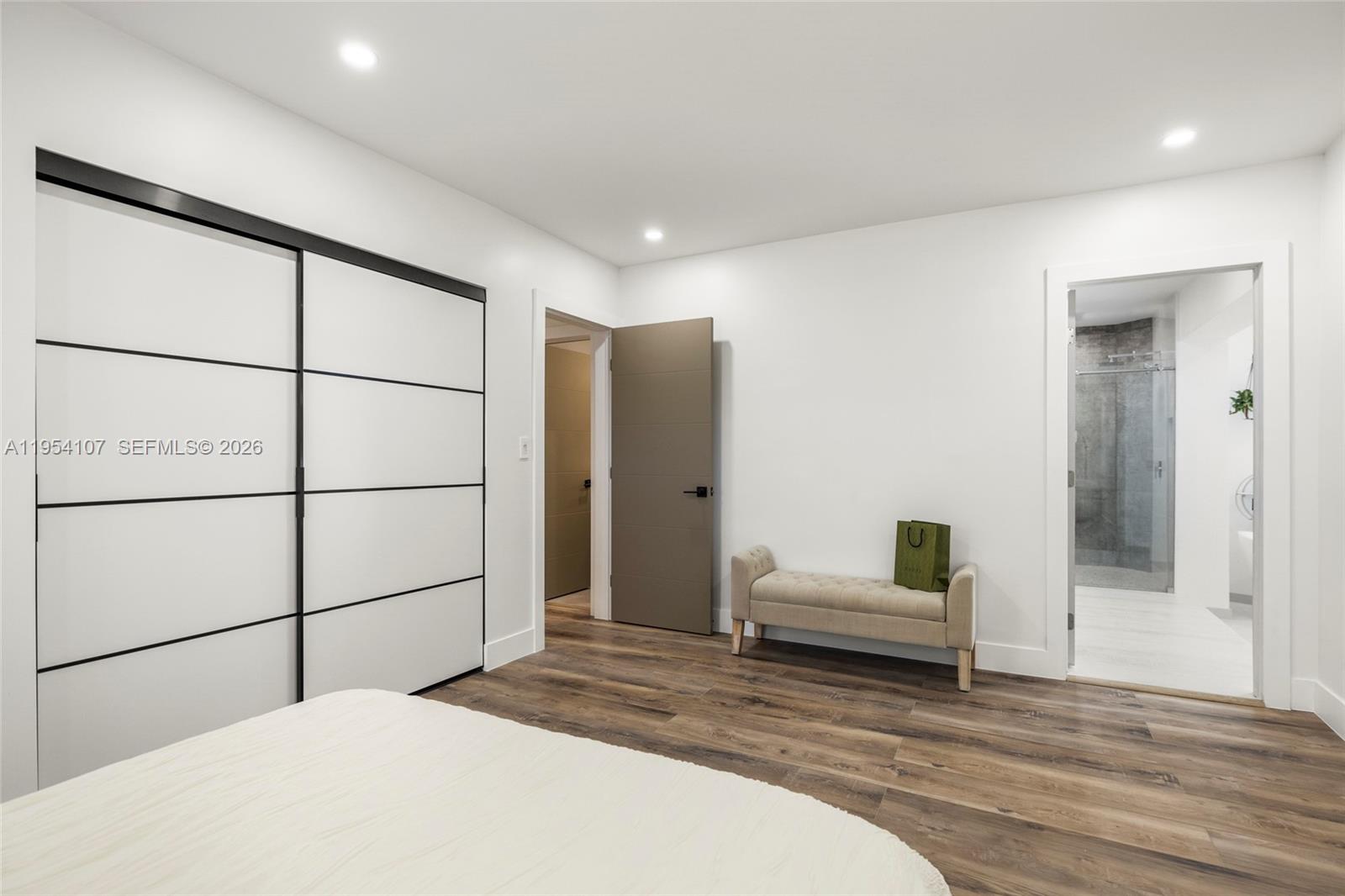 VENETIAN ISLES 2ND SEC - Residential