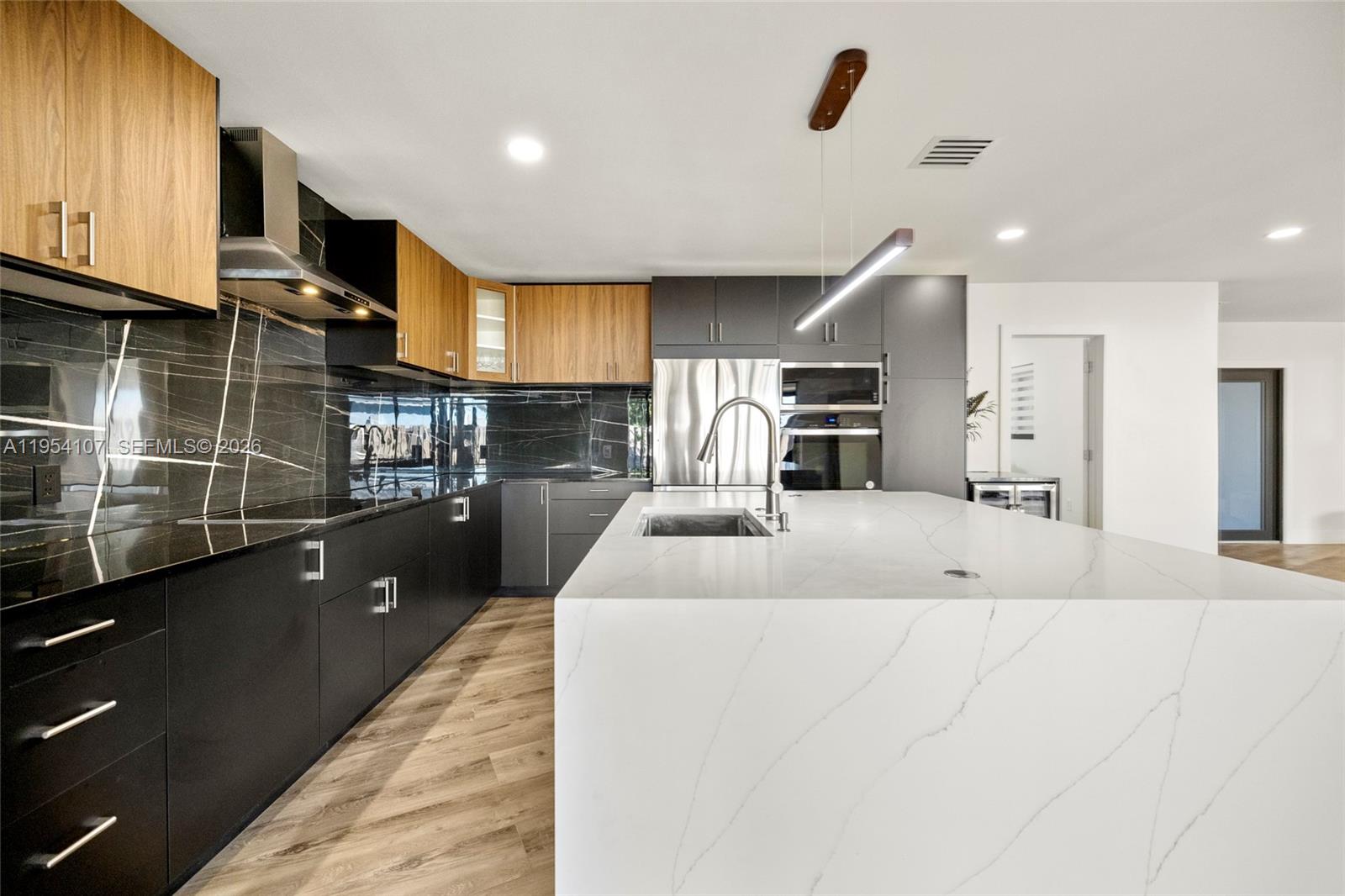 VENETIAN ISLES 2ND SEC - Residential