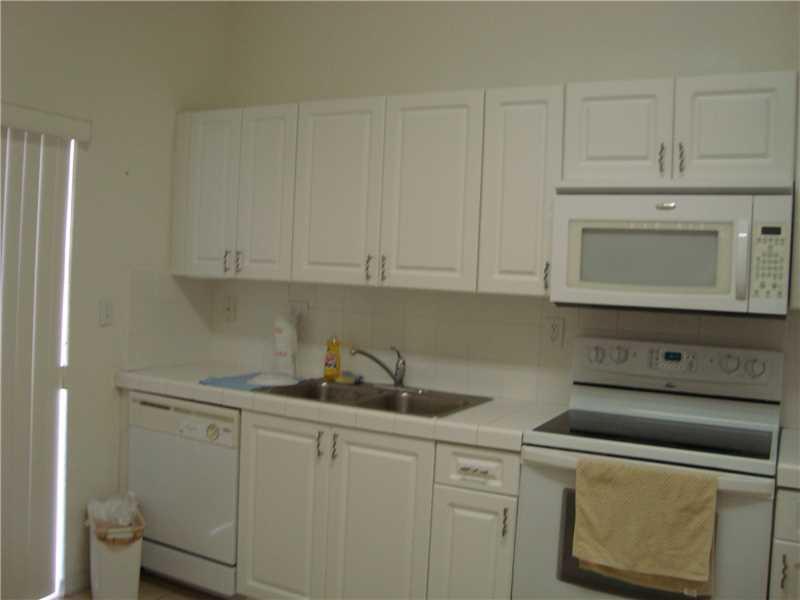 BEAUTIFUL TOWNHOUSE 2 BEDROOMS, 2 1/2 BATHROOMS, ONE CAR GARAGE. GATED COMMUNITY WITH 24/7 SECURITY, POOL, PLAYGROUND AND LAKES. BRAND NEW AIR CONDITIONING UNIT. DOWNSTAIRS IS TILED, UPSTAIRS IS CARPETED. MASTER BEDROOM HAS BIG BATHROOM AND WALKING CL OSET. IT WILL RENT FAST. EASY TO SHOW.