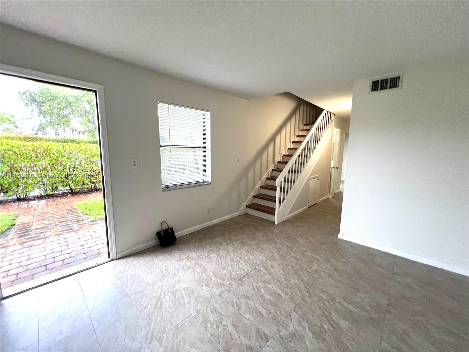 VIZCAYA GARDENS CONDOMINI - Residential