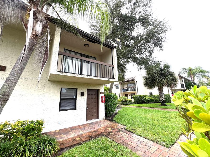 GREAT LOCATION AT DEERFIELD BEACH, CLOSE TO BOCA RATON AND POMPANO BEACH, 10 MTS FROM HILLSBORO BEACH, VERY NICE AND QUITE COMPLEX, THIS IS A TOWNHOUSE EACH ROOM WITH OWN BALCONY AND DOWNSTAIRS SCREAM PATIO, SEPARATED DINNING ROOM, 2 BEDROOMS ONE FULL BATHROOM AND HALF BATHROOM....TITLE FLOORS, WASHER AND DRYER INSIDE, YOU CAN RENT  RIGHT AWAY, NO AGE RESTRICTIONS.