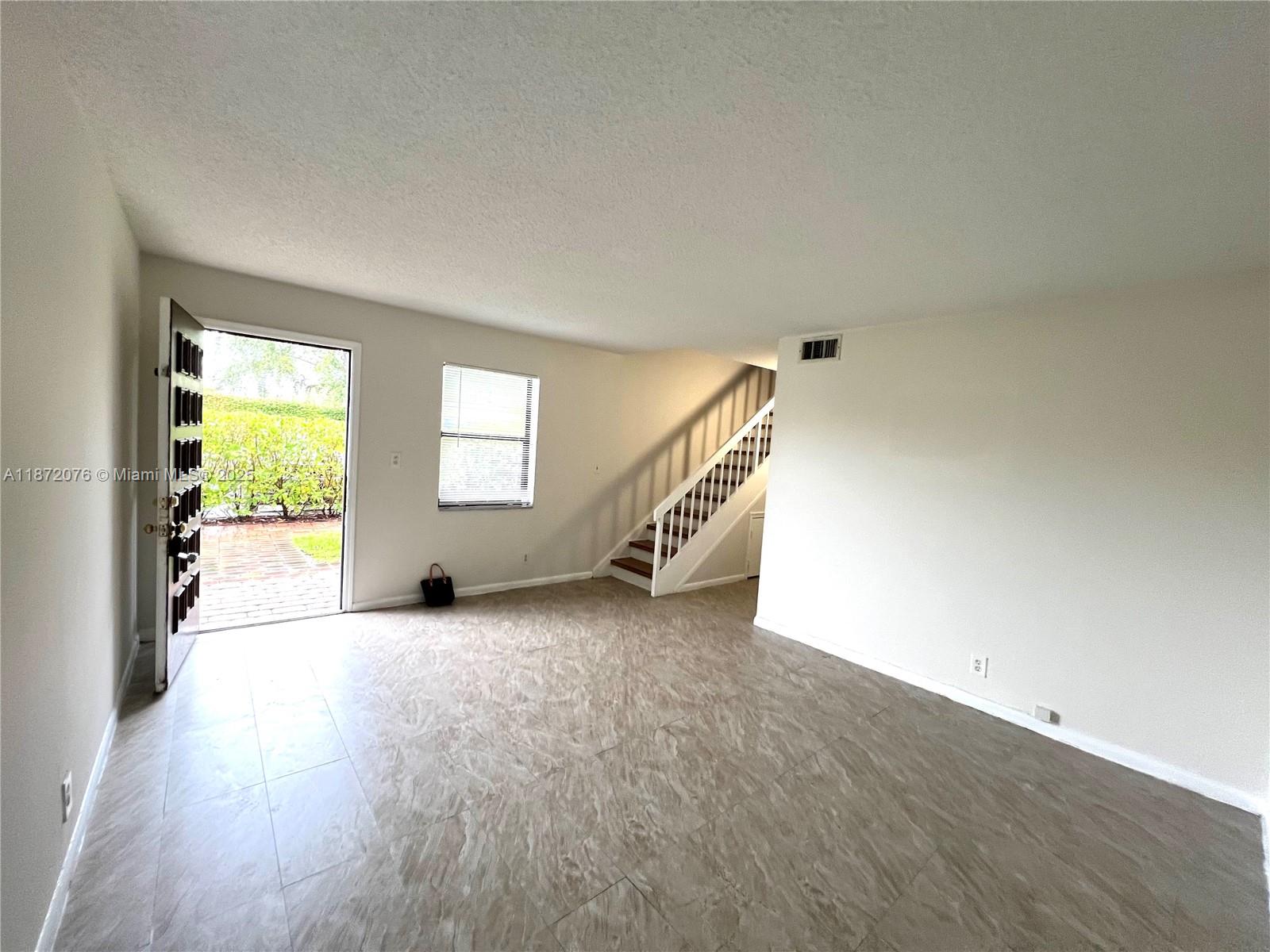 VIZCAYA GARDENS CONDOMINI - Residential