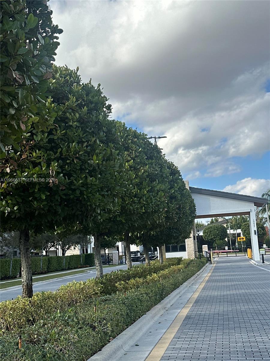 HIGHLAND AT PARK CENTRAL - Residential