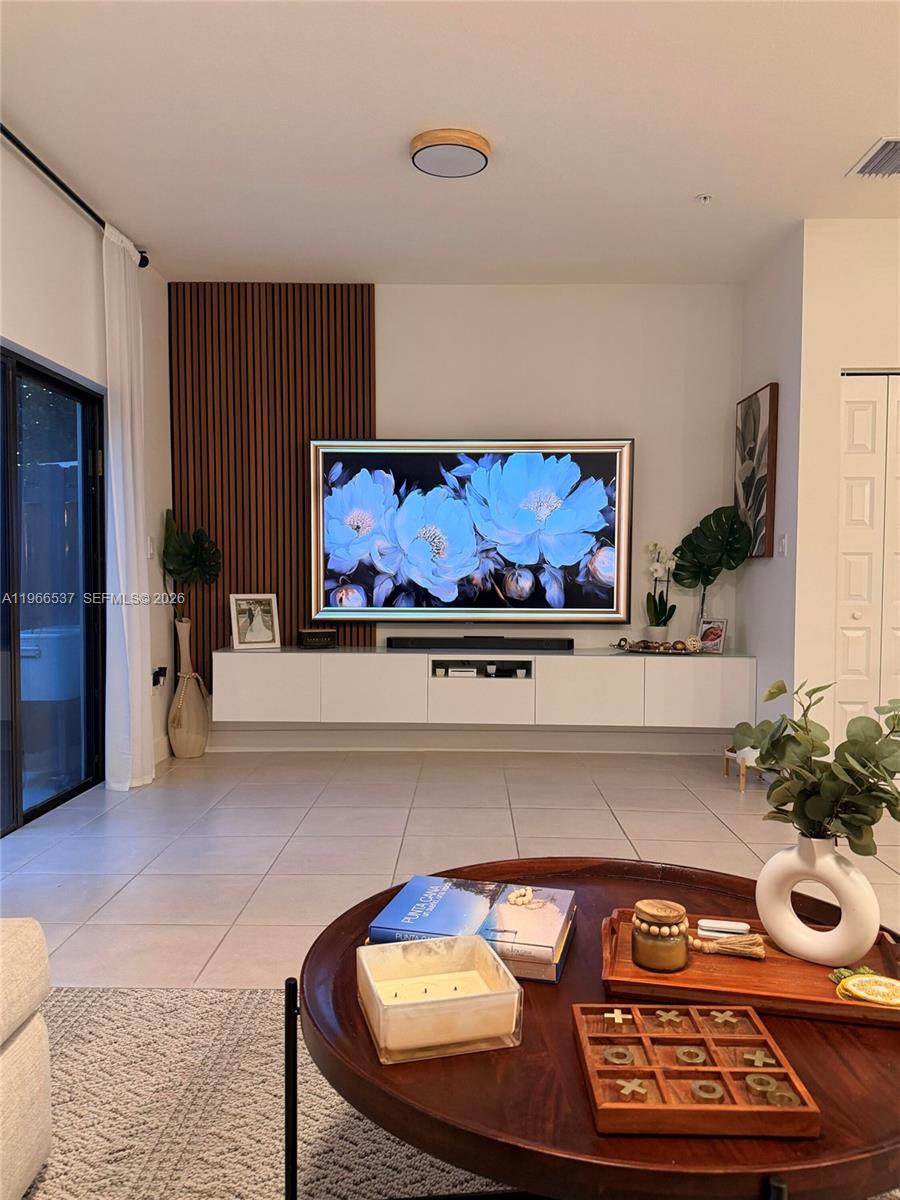 HIGHLAND AT PARK CENTRAL - Residential