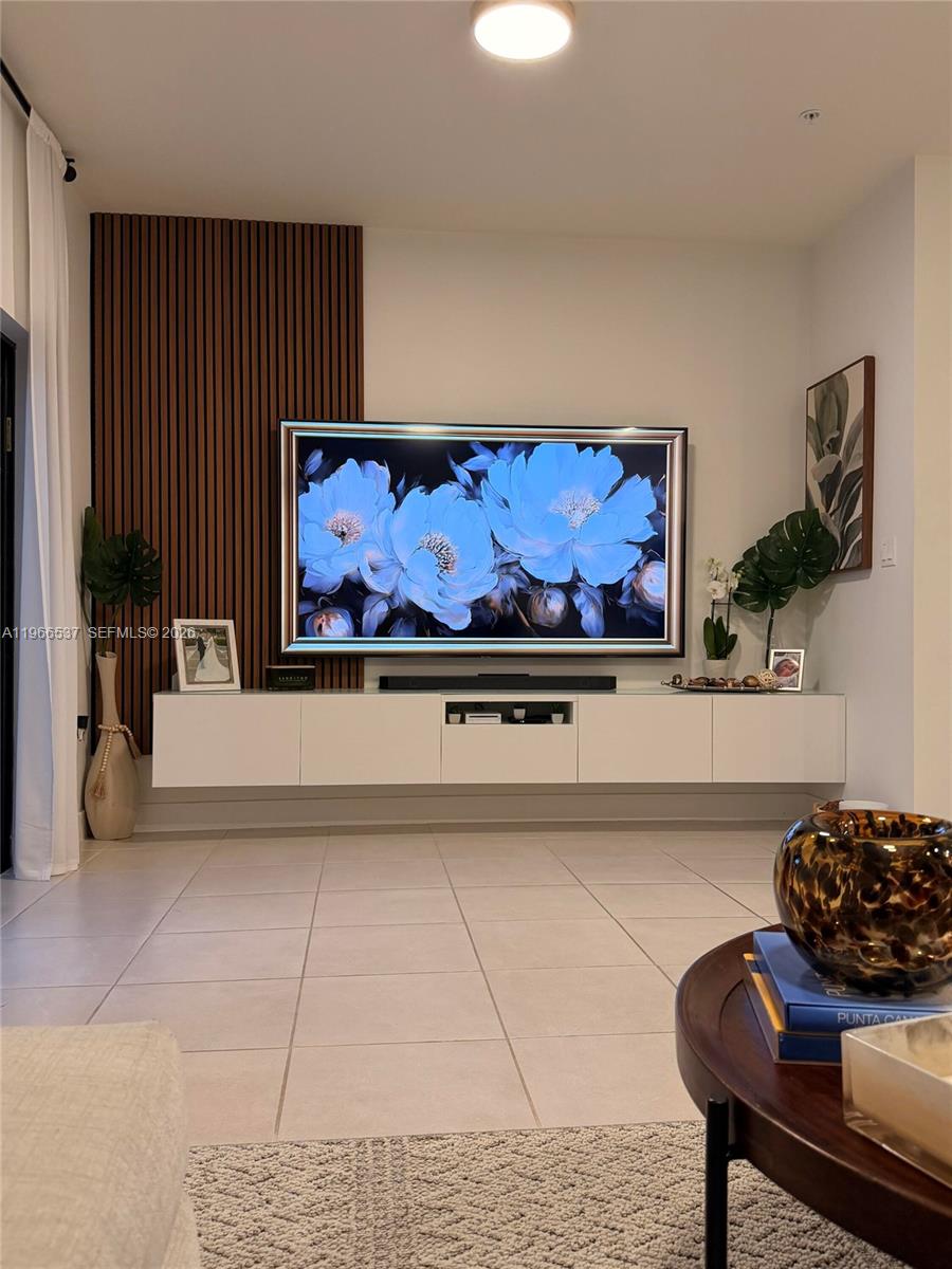 HIGHLAND AT PARK CENTRAL - Residential