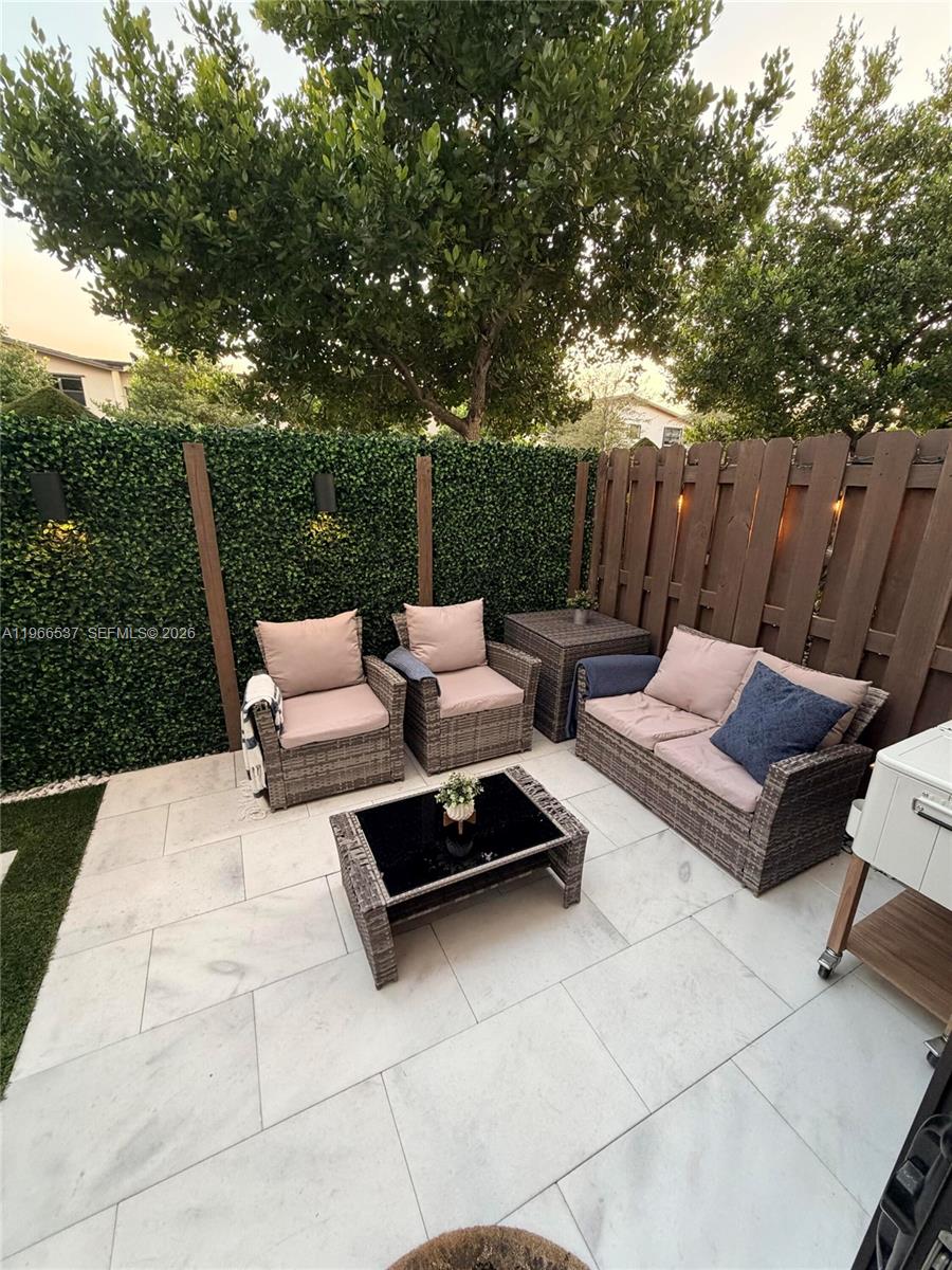 HIGHLAND AT PARK CENTRAL - Residential