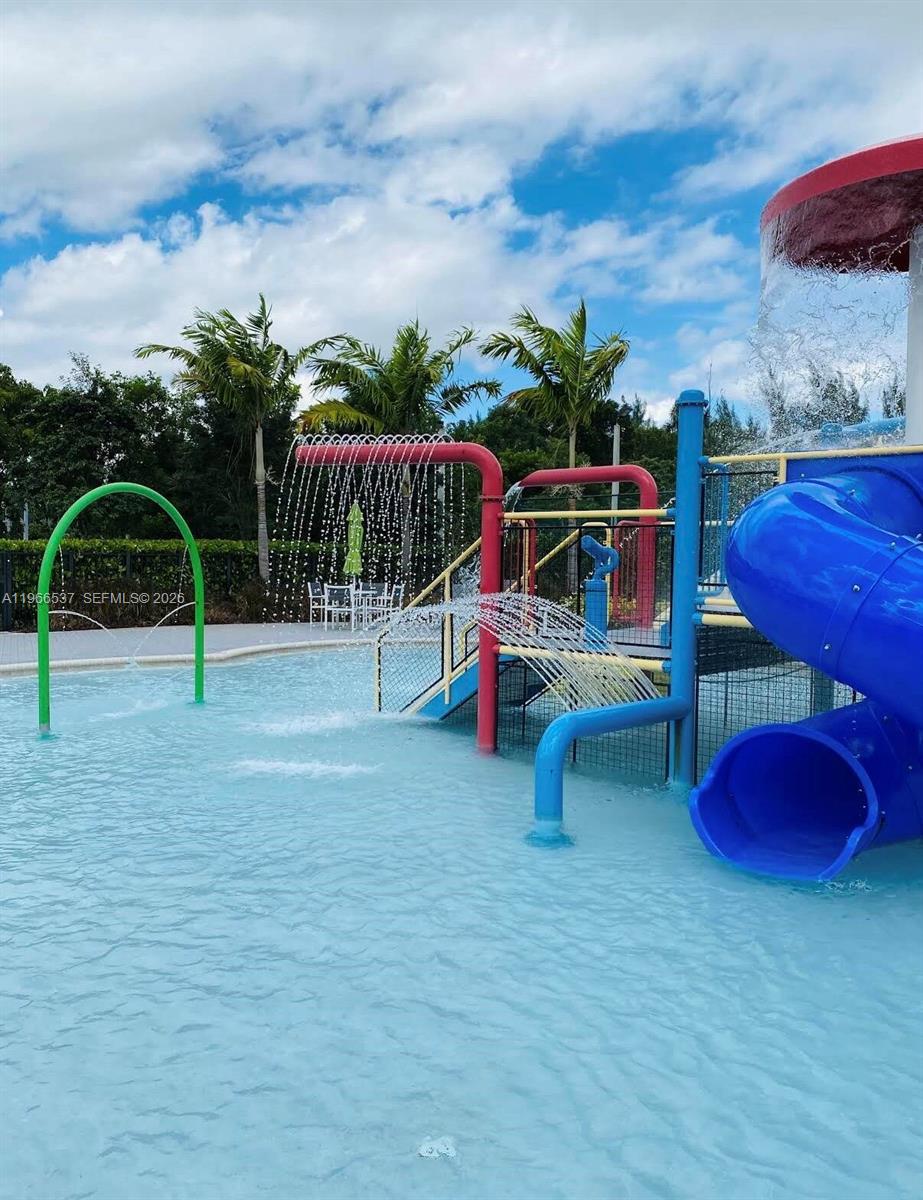 HIGHLAND AT PARK CENTRAL - Residential