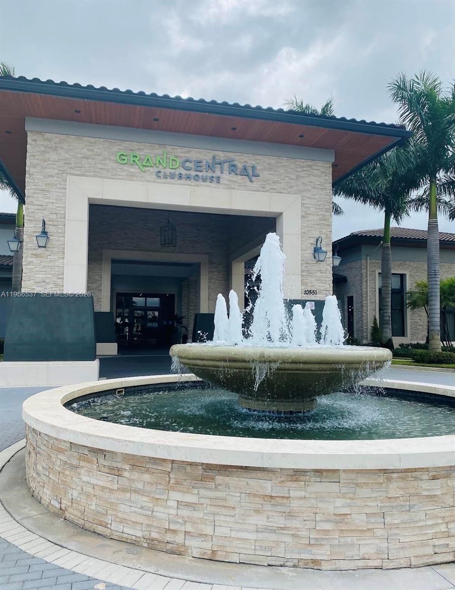 HIGHLAND AT PARK CENTRAL - Residential