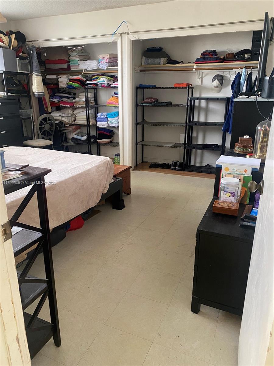 POINT EAST SEC 4 CONDOMIN - Residential