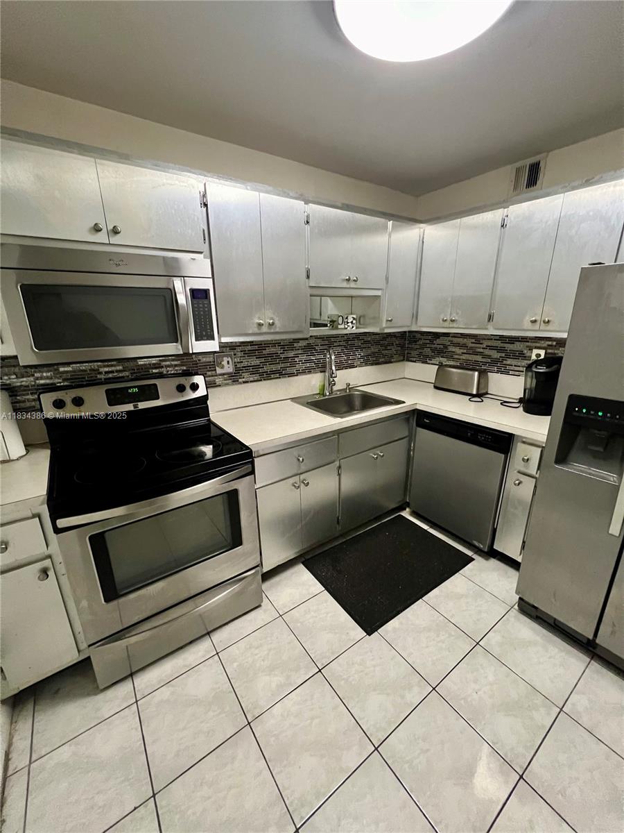 1470 NE 125th Ter 814