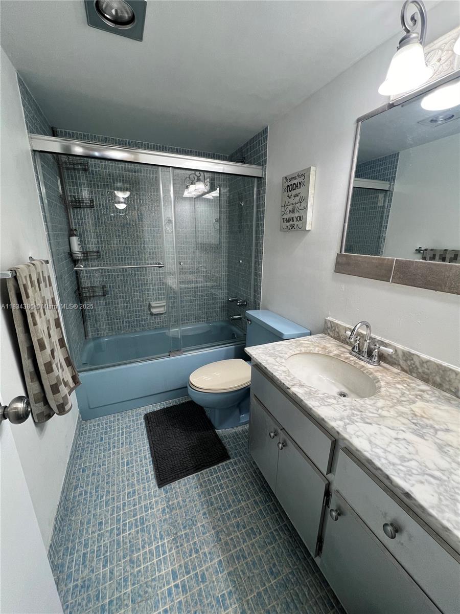 THREE HORIZONS NORTH COND - Residential