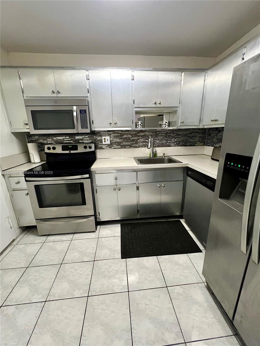 1470 NE 125th Ter 814