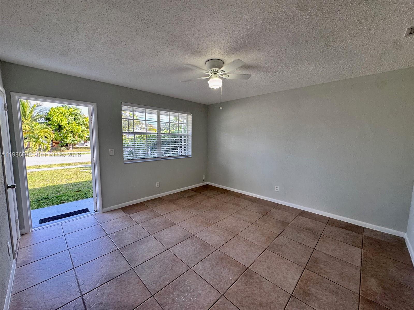 BROADVIEW COUNTRY CLUB ES - Residential Lease