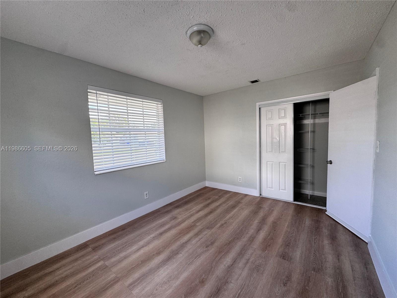 BROADVIEW COUNTRY CLUB ES - Residential Lease