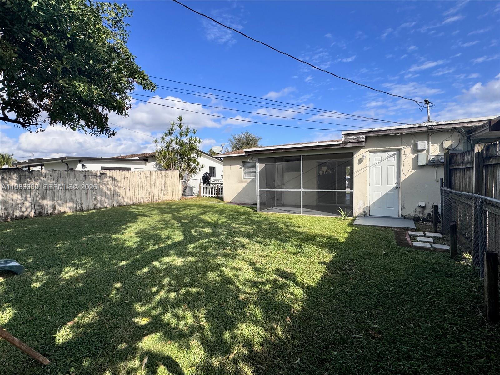 BROADVIEW COUNTRY CLUB ES - Residential Lease