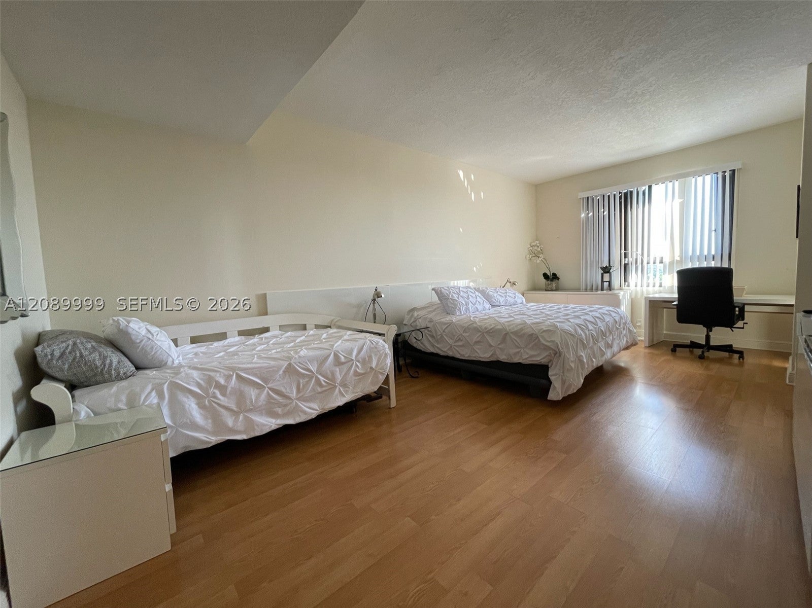 151 Crandon Blvd 833