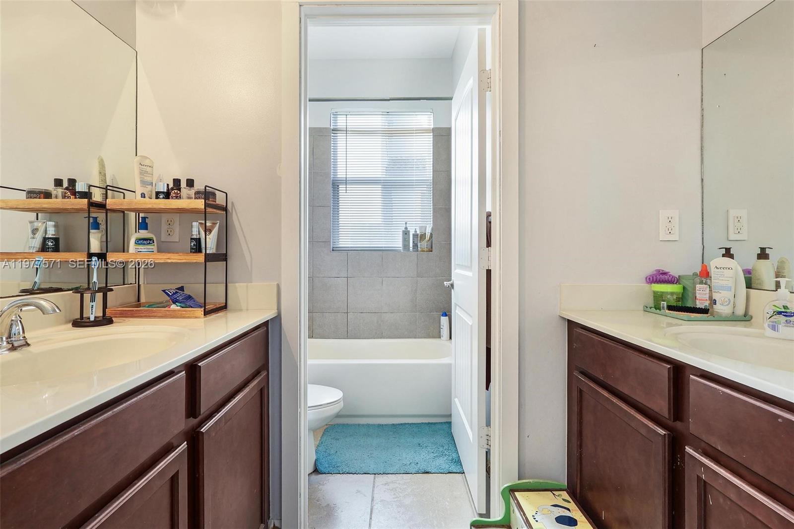 HEMINGWAY POINT - Residential