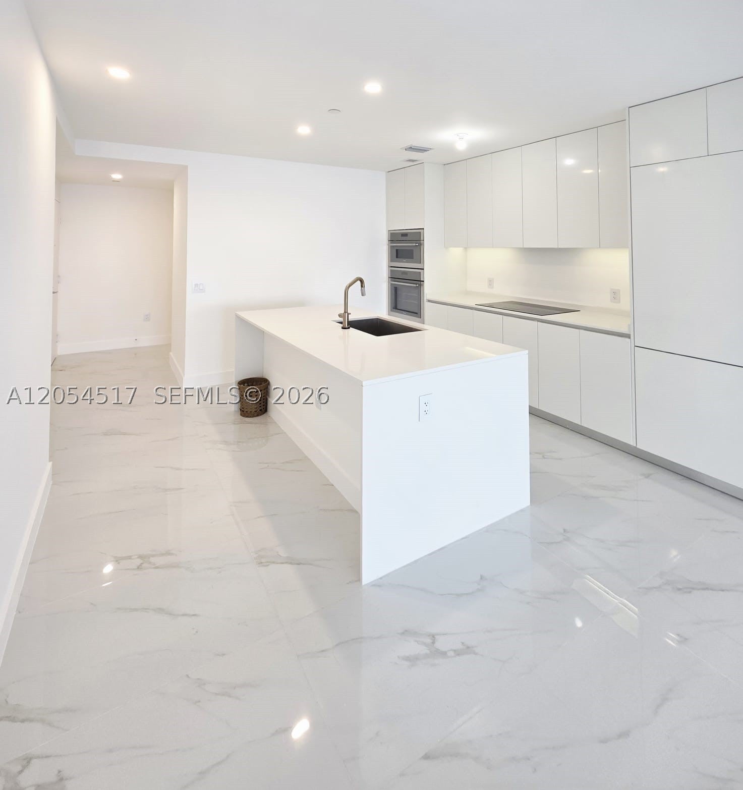 725 NE 24th Street 2404