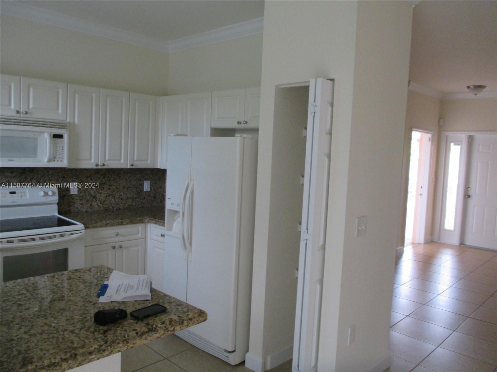CARIBBEAN ISLES VILLAS CO - Residential Lease